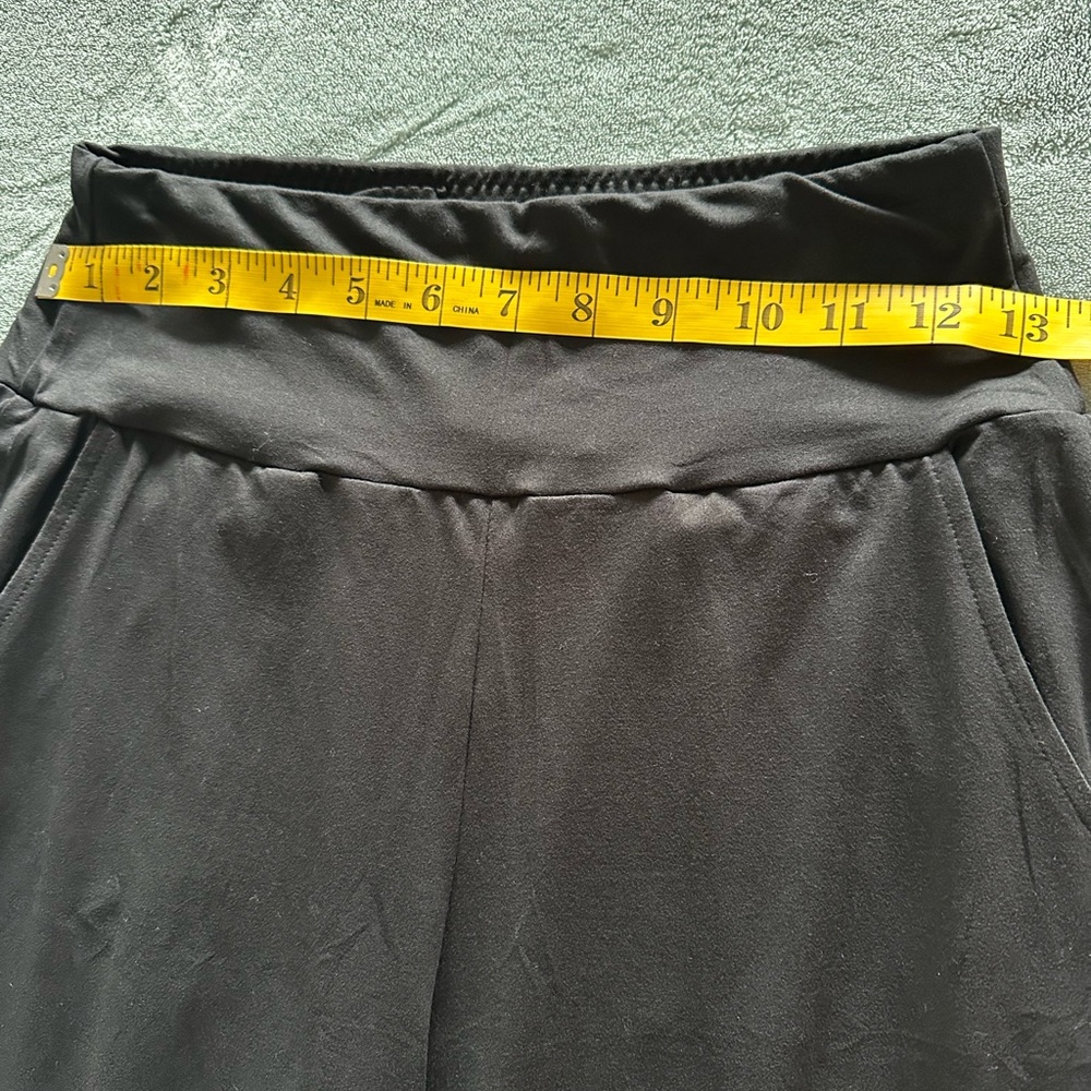 Unbranded black wide leg trousers, small, new without tags, with pockets. - Picture 3 of 8
